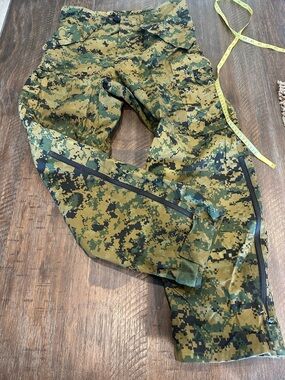 Small Reg USMC Woodland MARPAT GoreTex Trousers Marine Corps Rain Gear